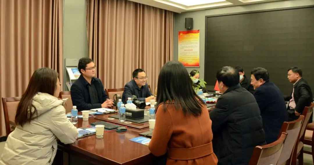《人民日報》采訪組深入大張公司調(diào)研采訪(圖4) 《人民日報》采訪組深入大張公司調(diào)研采訪(圖4)